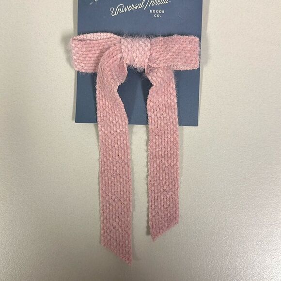 UT Automatic Pink Chenille Bow Tie Hair Clip - Picture 1 of 3